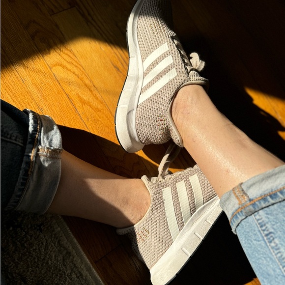 💯 Adidas Swift Run W Sneakers | Casual Beige - Picture 3 of 11